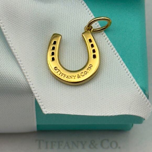 Tiffany & Co. Lucky 1837 Horseshoe Charm Pendant Yellow Gold 750 W /Pouch & Box - Picture 3 of 10